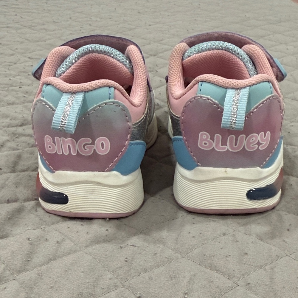 Bluey & Bingo light up sneakers - Picture 3 of 5